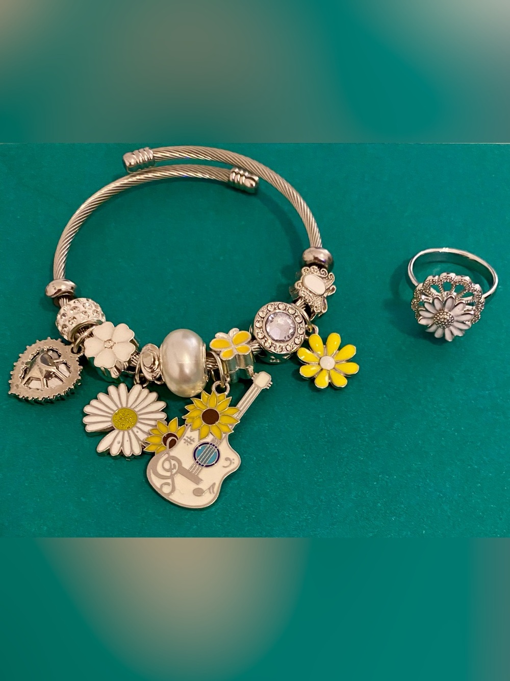 Yellow & White Daisy Charm Bracelet with Guitar Pendant - Women Jewelry